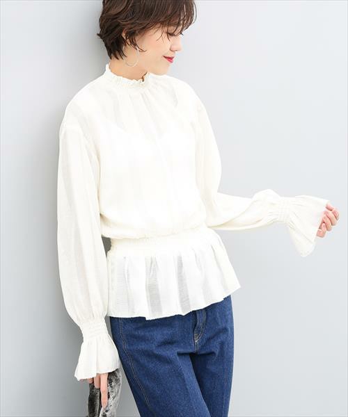 シャーリングフリルブラウス