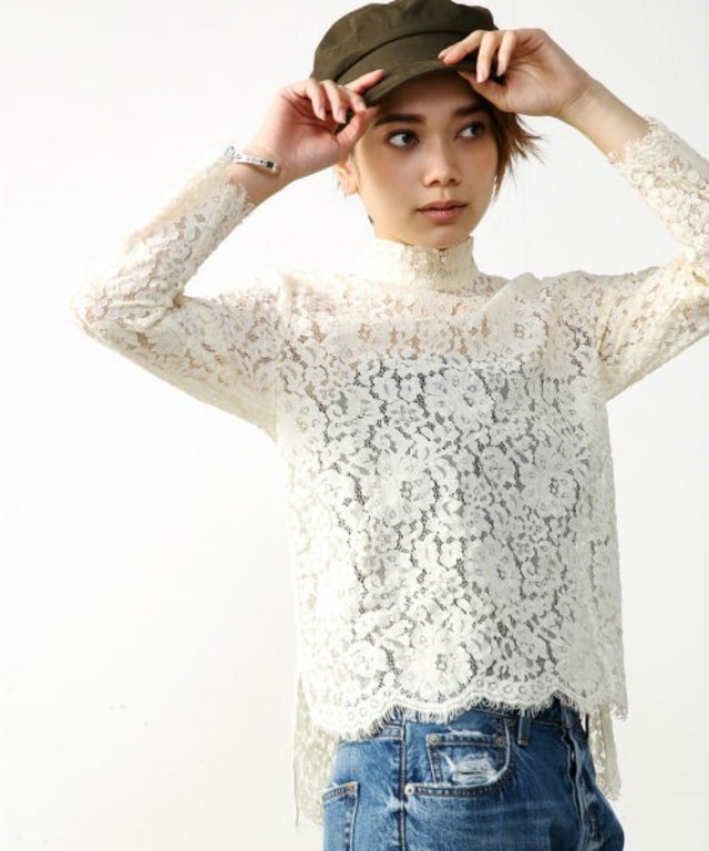 レースハイネックプルオーバー