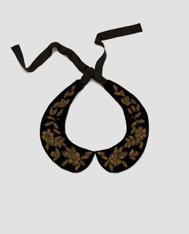 刺繍入りつけ襟