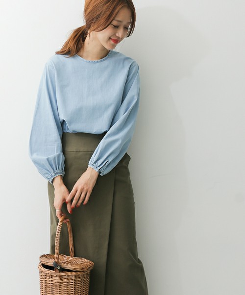 ライトデニムギャザースリーブブラウス