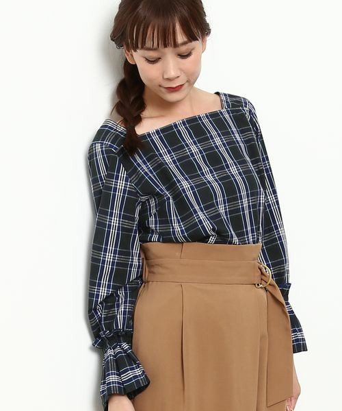 タック袖スクエアネックチェックブラウス