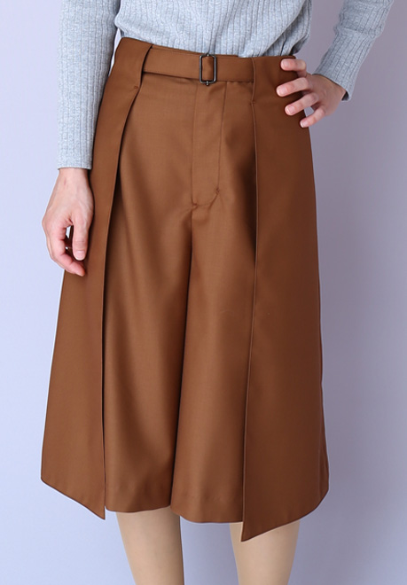 フロントレイヤードガウチョ