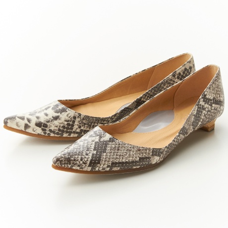 ポインテッドトゥパンプス