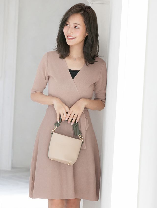 カシュクールニットワンピース