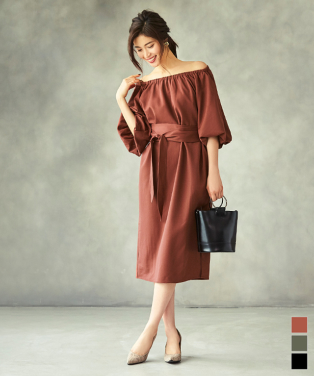 サッシュベルト付きオフショルワンピース