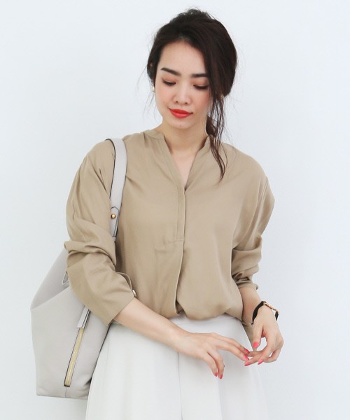 スタンドカラータックシャツ