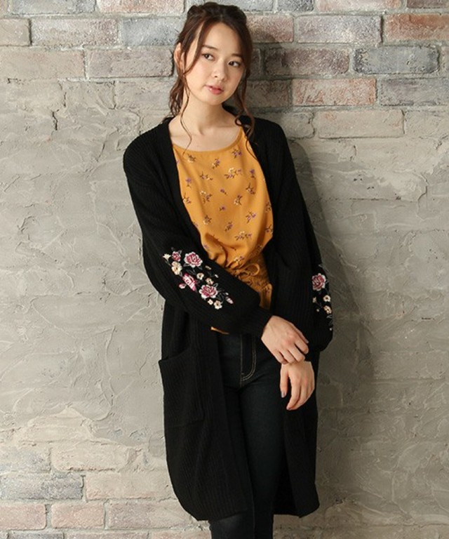 刺繍入りロングカーディガン