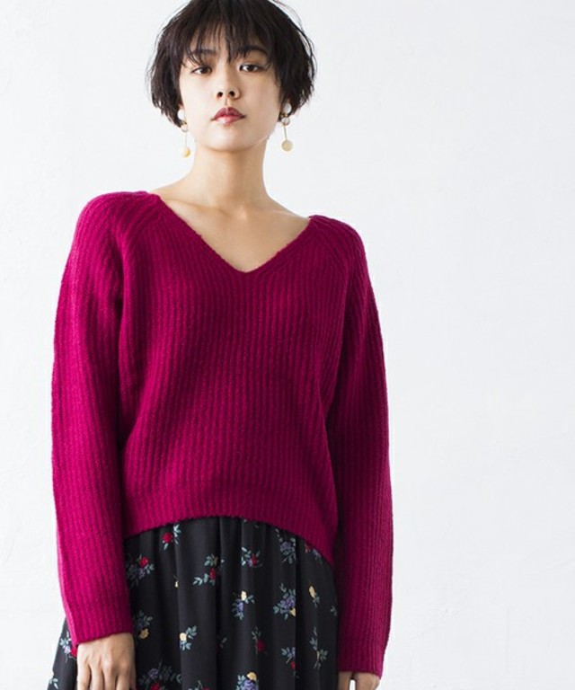 ふわもちVネックニット