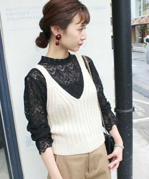 レースアップニットビスチェ