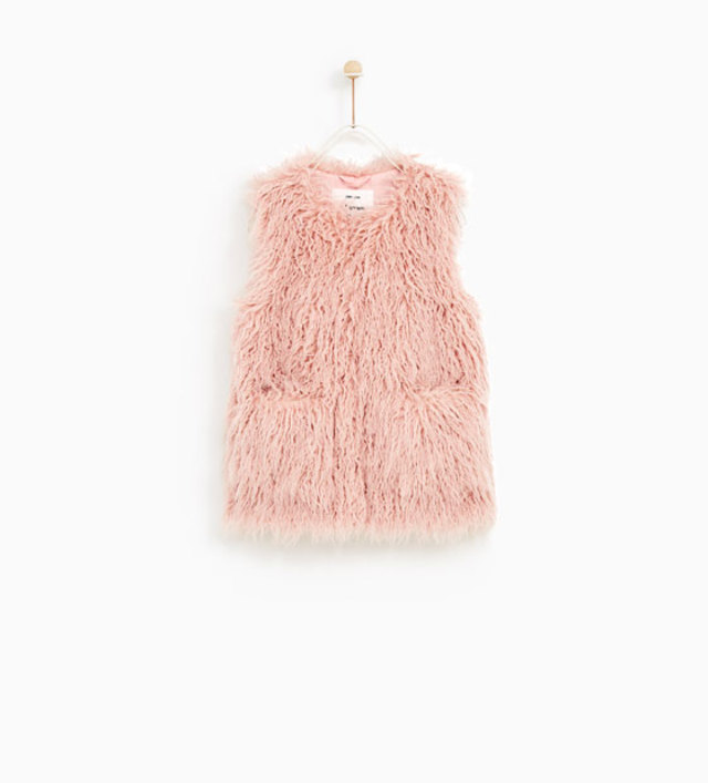 フェイクファーベスト