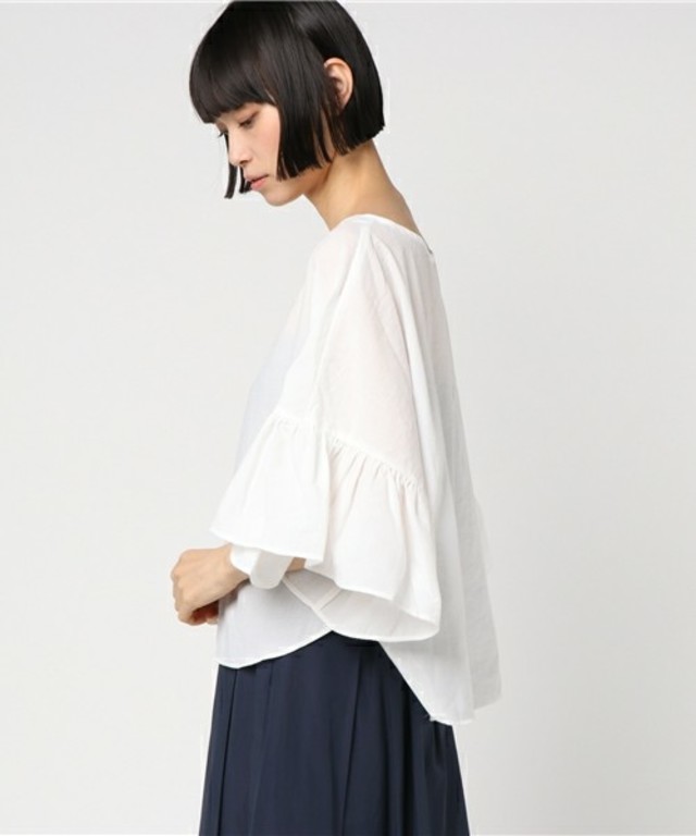 ボリュームフリル袖ブラウス