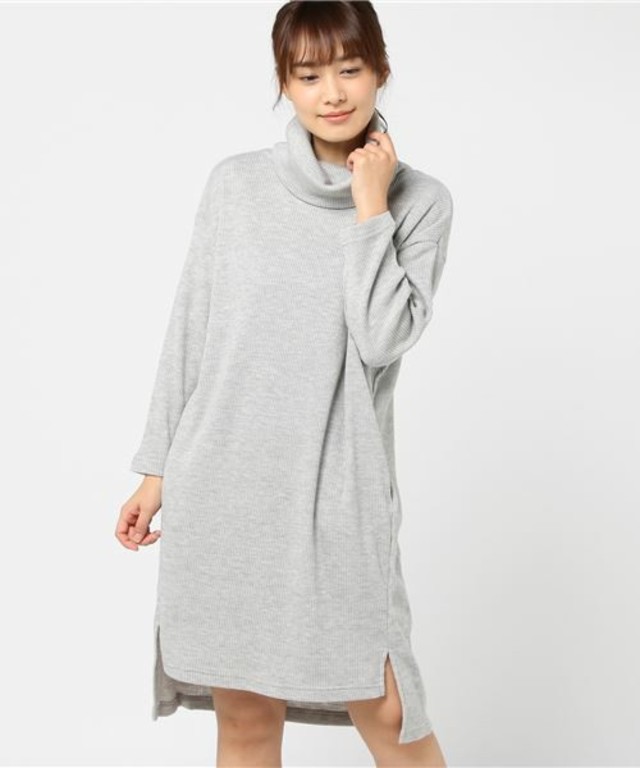 裾スリットニットソーワンピース