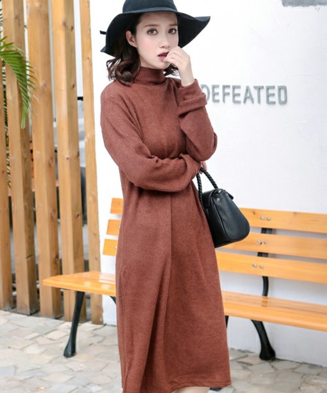 リラックスハイネックニットワンピース