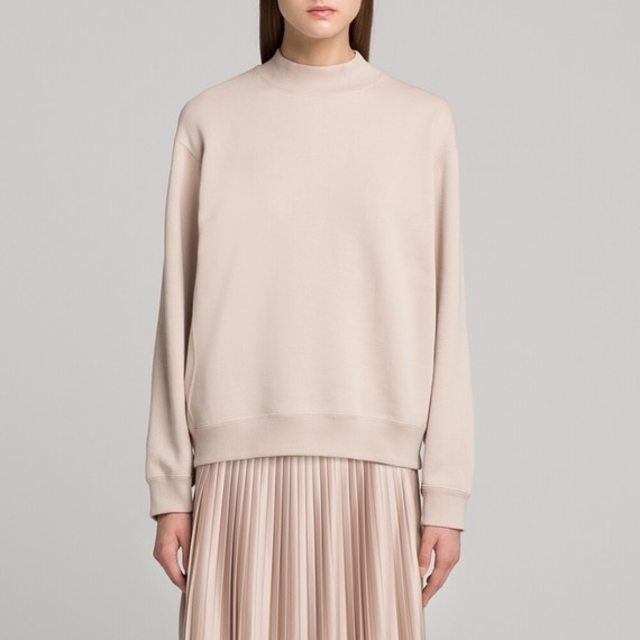 スウェットプルオーバー