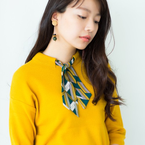 スカーフ付きニット