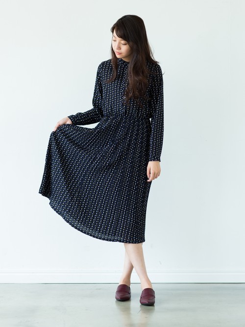 レトロ柄ワンピ