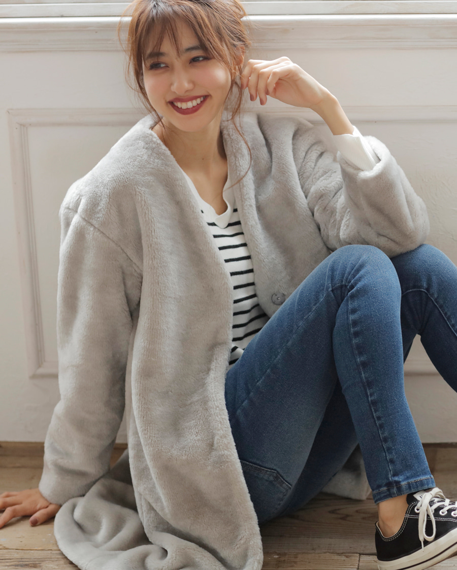 ノーカラーフェイクファーコート