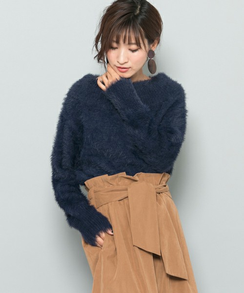 フェザーオフショルセーター