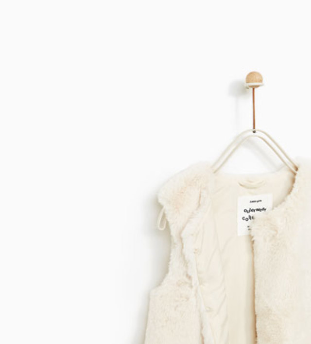 フェイクファーベスト