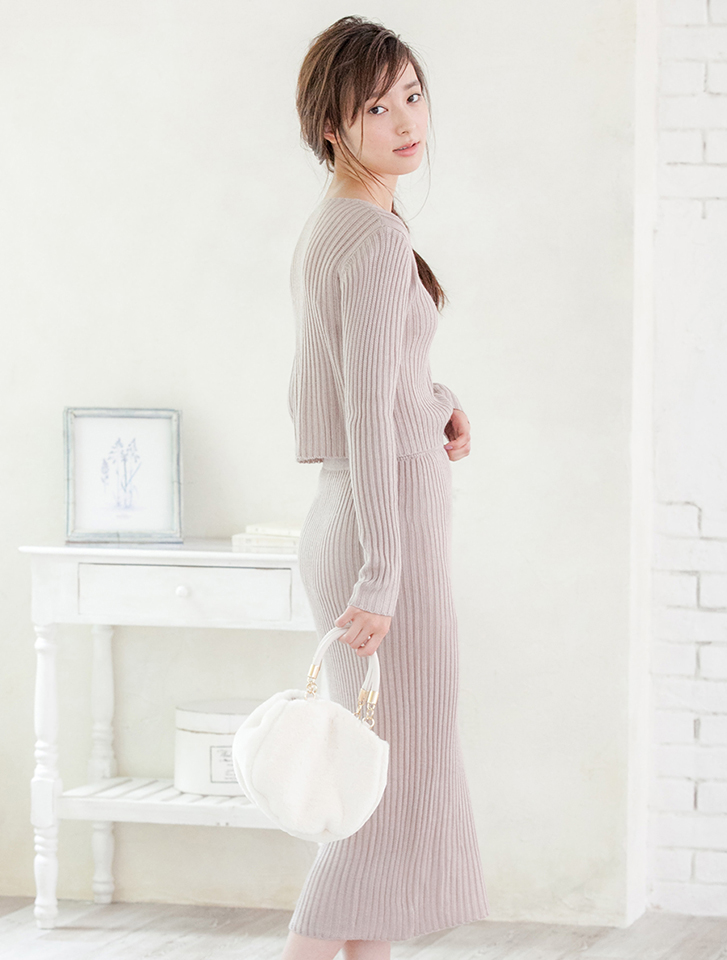 Color Vネックリブニットセットアップ