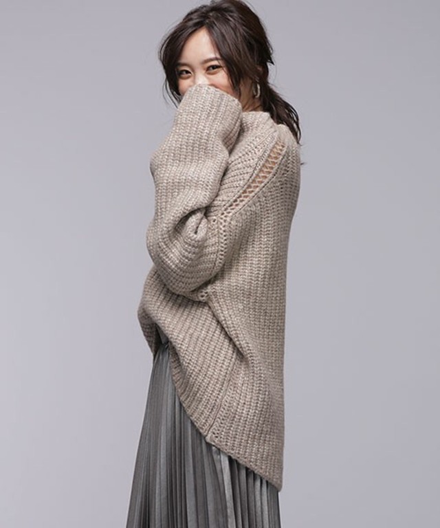 ハイネックワイドプルオーバー