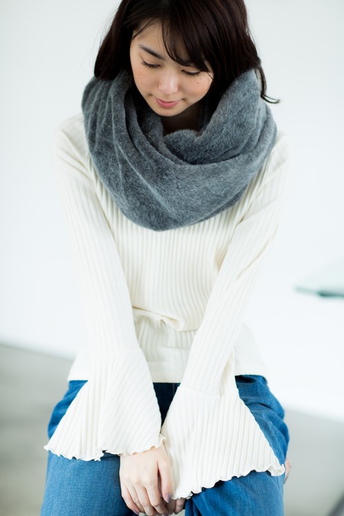 ベルスリーブリブトップス