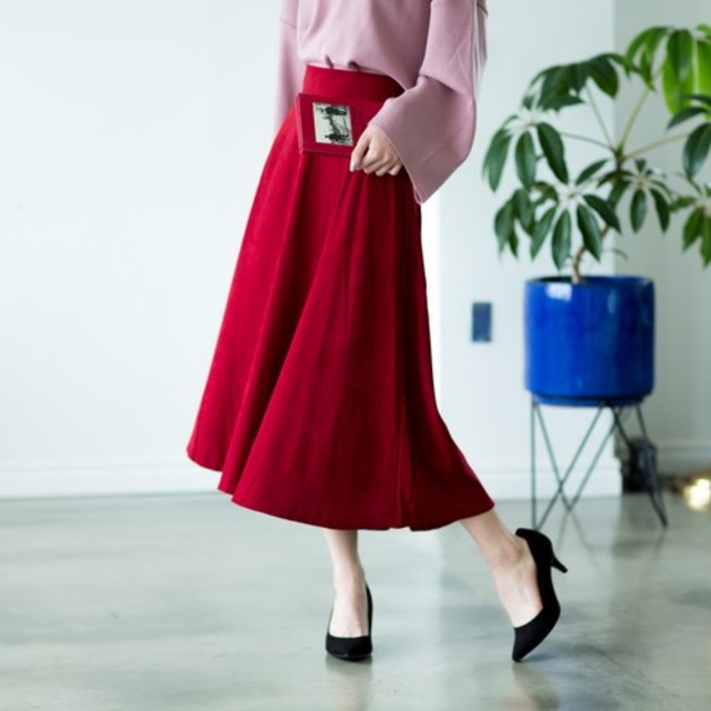 赤フレアスカート