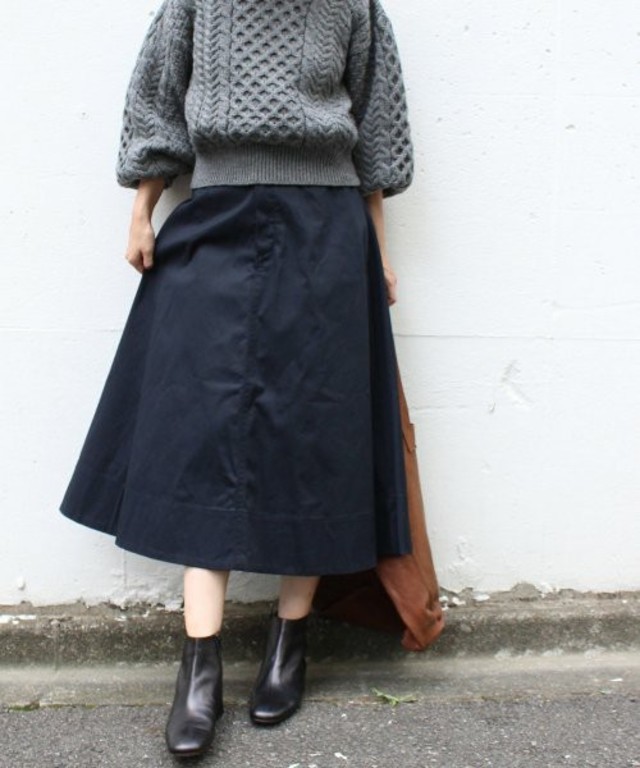 フレアミドルチノスカート