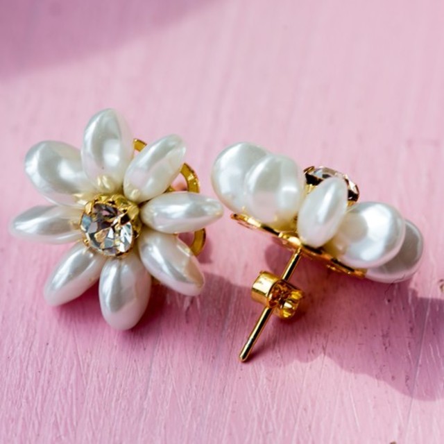 パールフラワーピアス