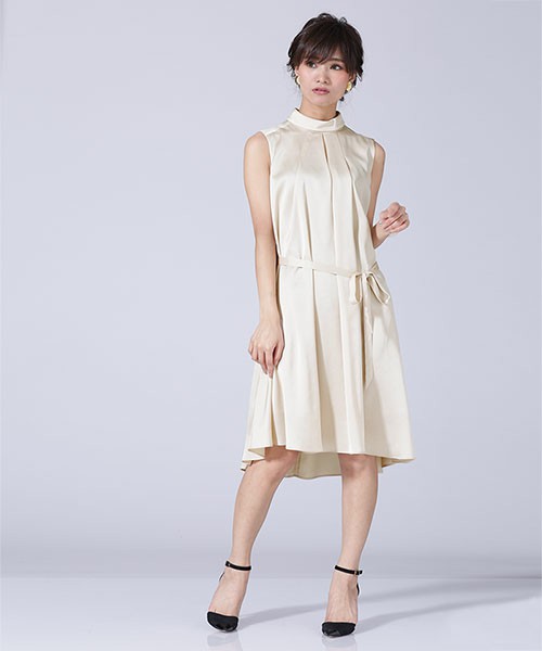 ロールカラーサテンワンピース