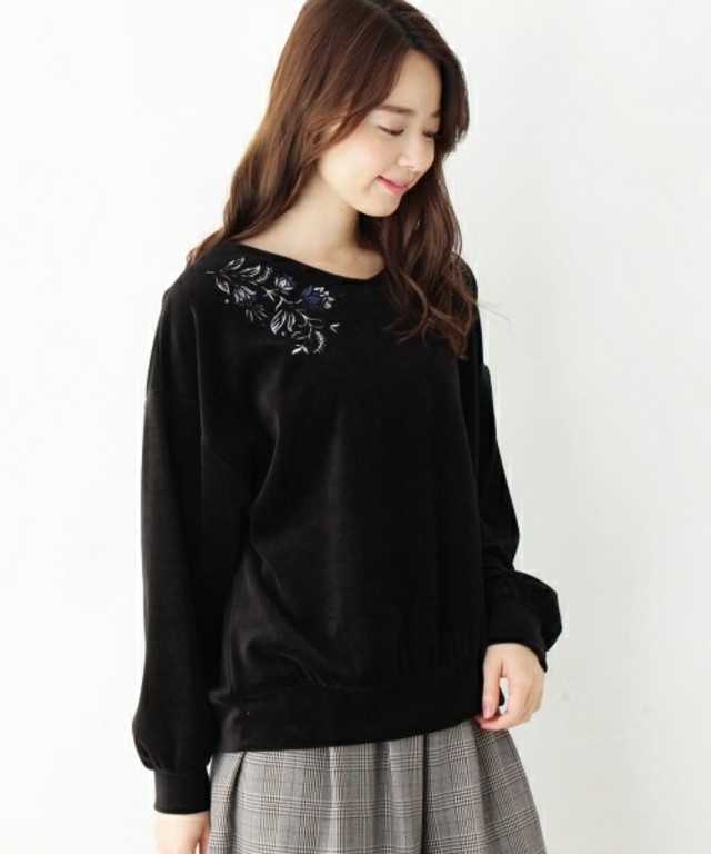 ベロア調前後Vネック刺繍カットソー