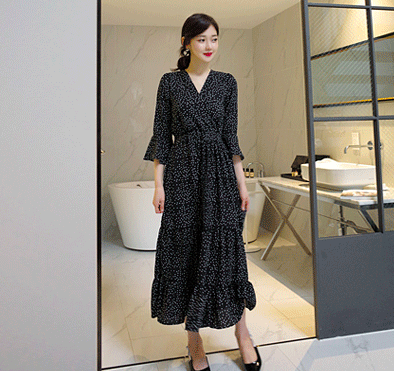 ドット柄ロングワンピース