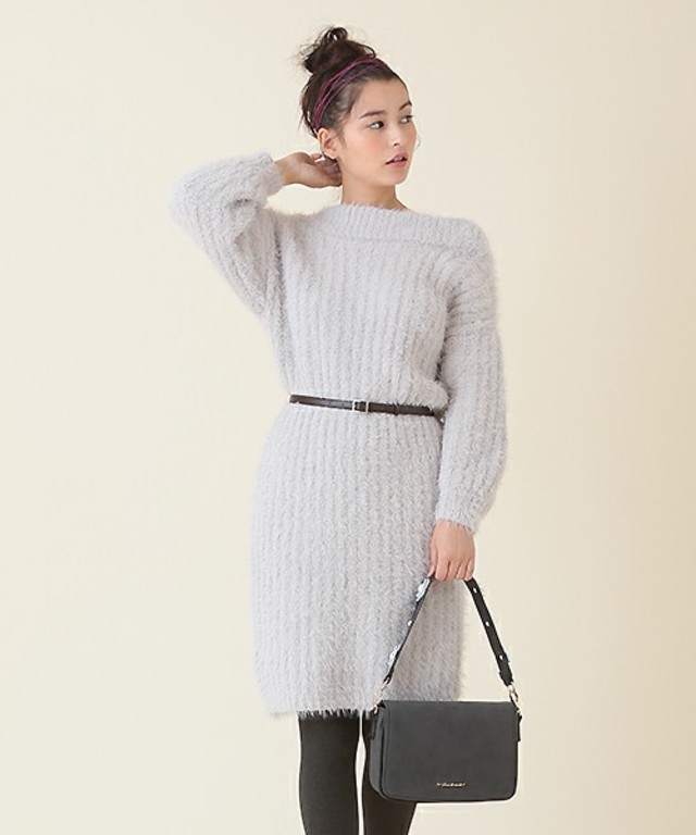 フェザーモールベルト付きワンピース