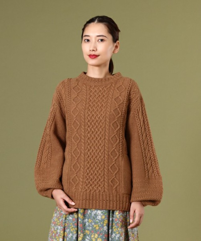 ホールガーメント　パフスリーブアランニット