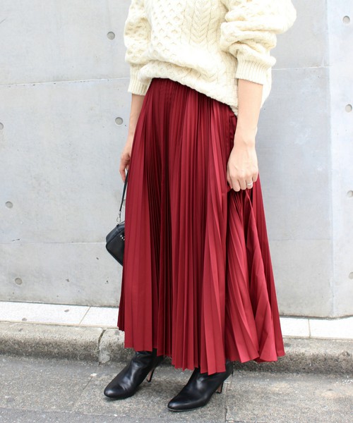 タフタプリーツスカート