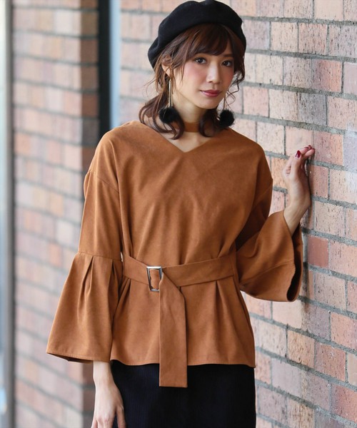 共地チョーカー付きブラウス