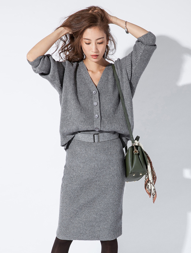 Vネックカーディガン×ベルトタイトスカートセット