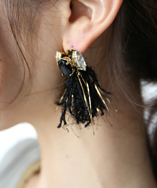 モシャタッセルビジューイヤリング