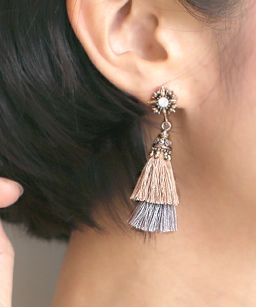 ダブル　タッセルピアス