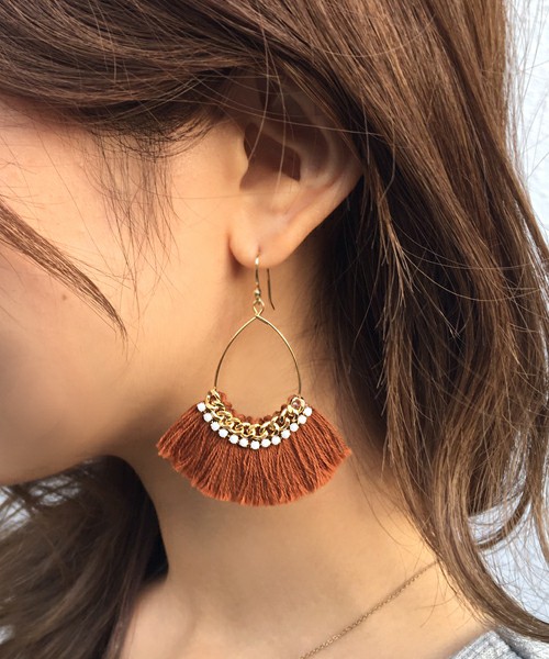 カラーフリンジピアス