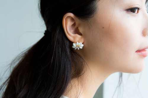 パールフラワーピアス