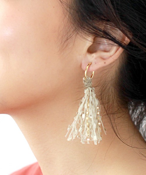 リボンタッセルイヤリング