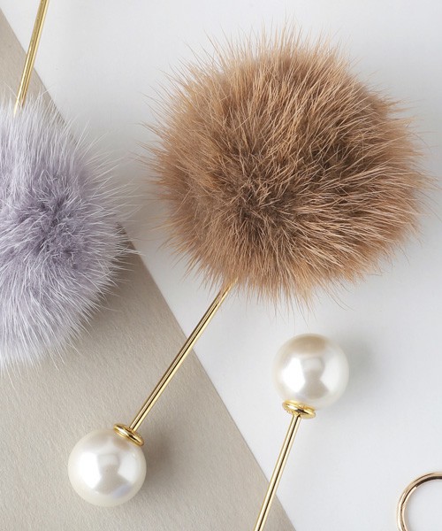 ファーとパールのヘアバトン