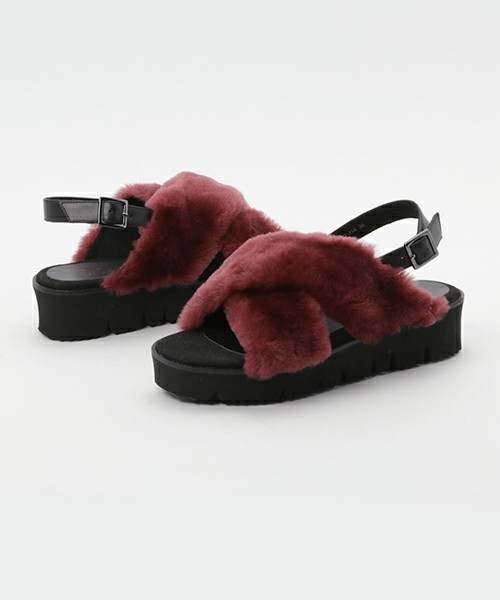 C'ast Vague / セベージュ　リアルムートンクロスファーサンダル