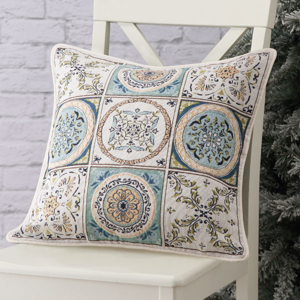 4. クッションカバー カレイドスコープ