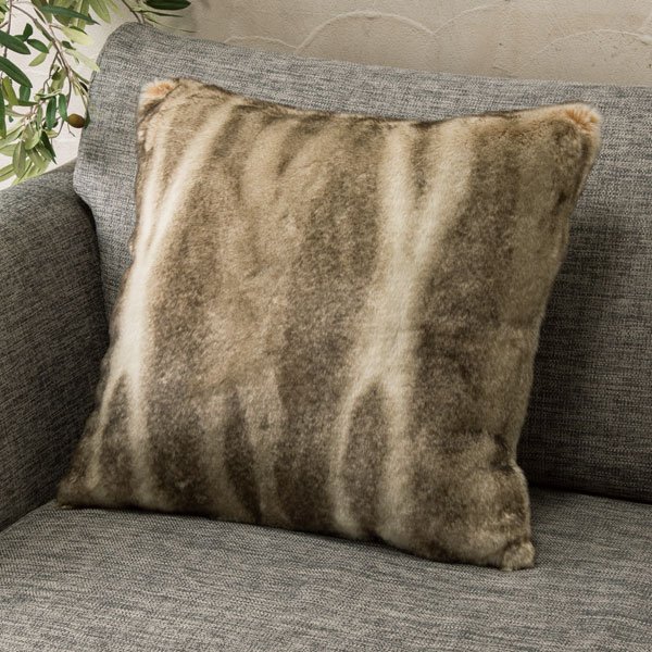 5. クッションカバー(アニマルファー T)