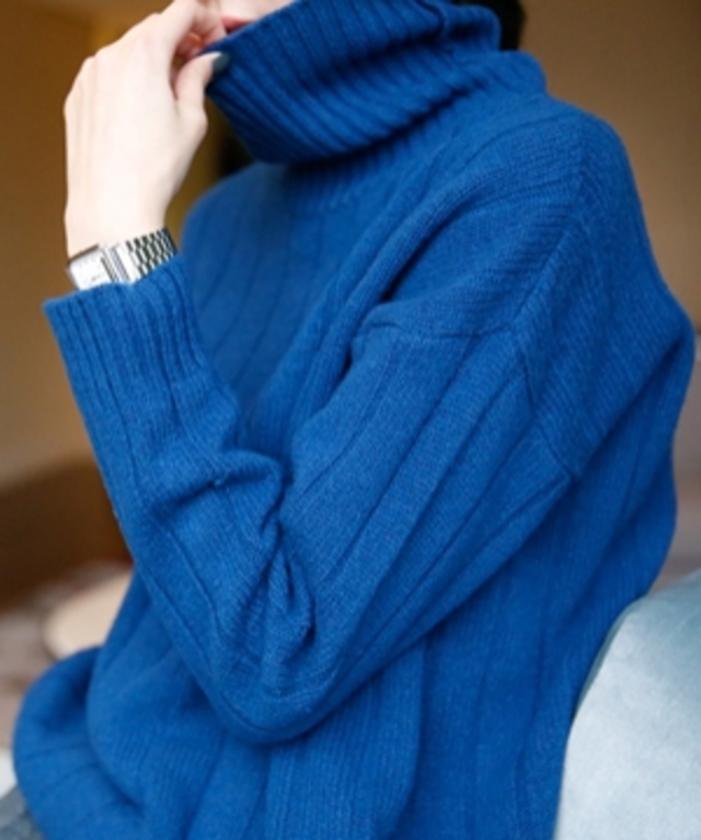 ラムズウール混タートルニットプルオーバー