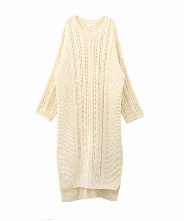 ケーブルニットワンピース