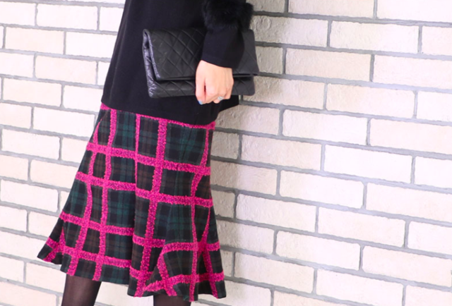 裾フレアチェックタイトスカート