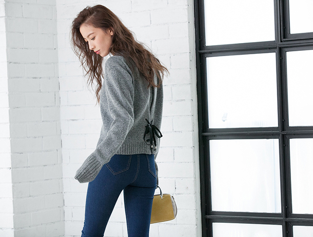 バックレースアップニット